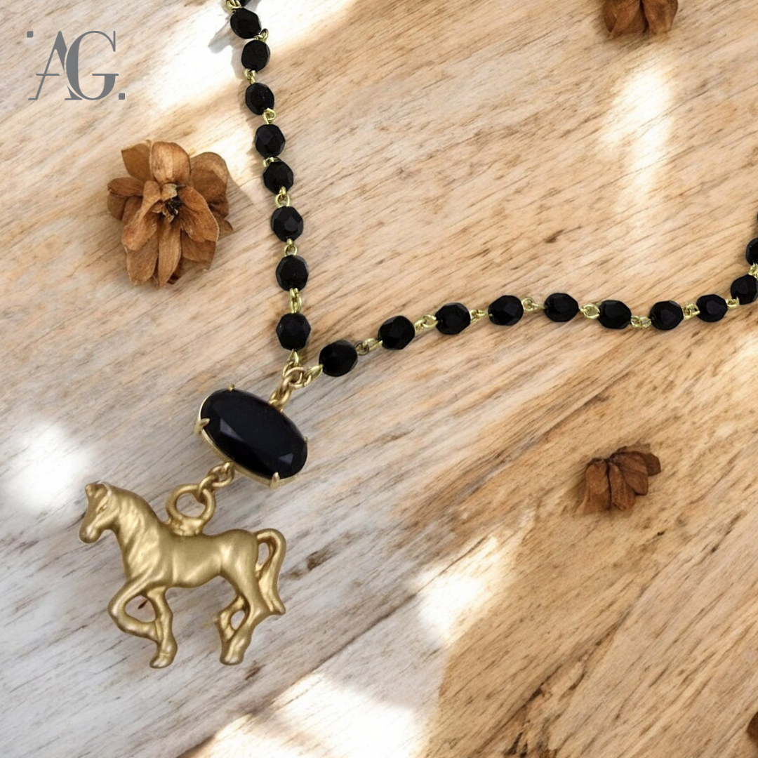 SMART HORSE NECKLACE