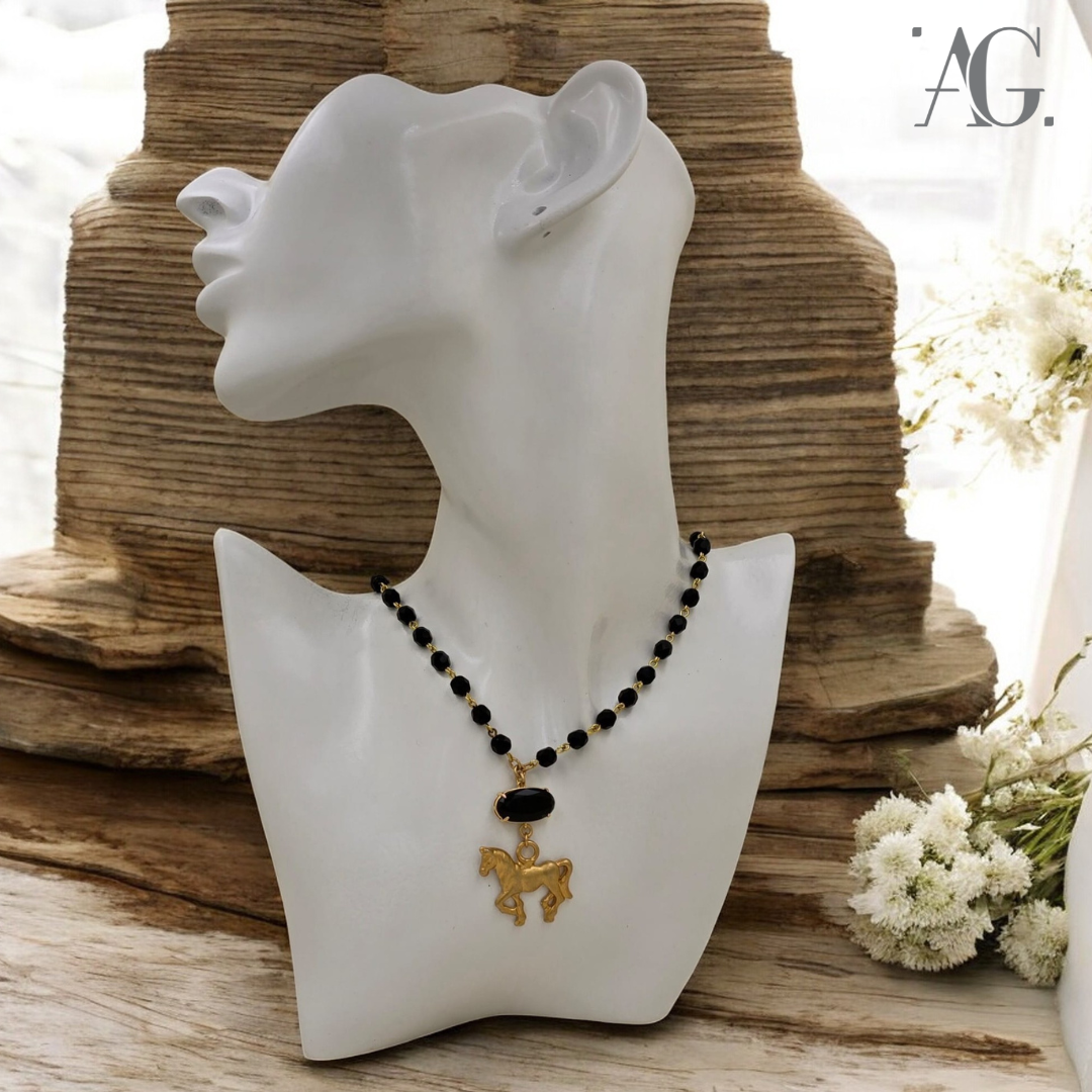 SMART HORSE NECKLACE
