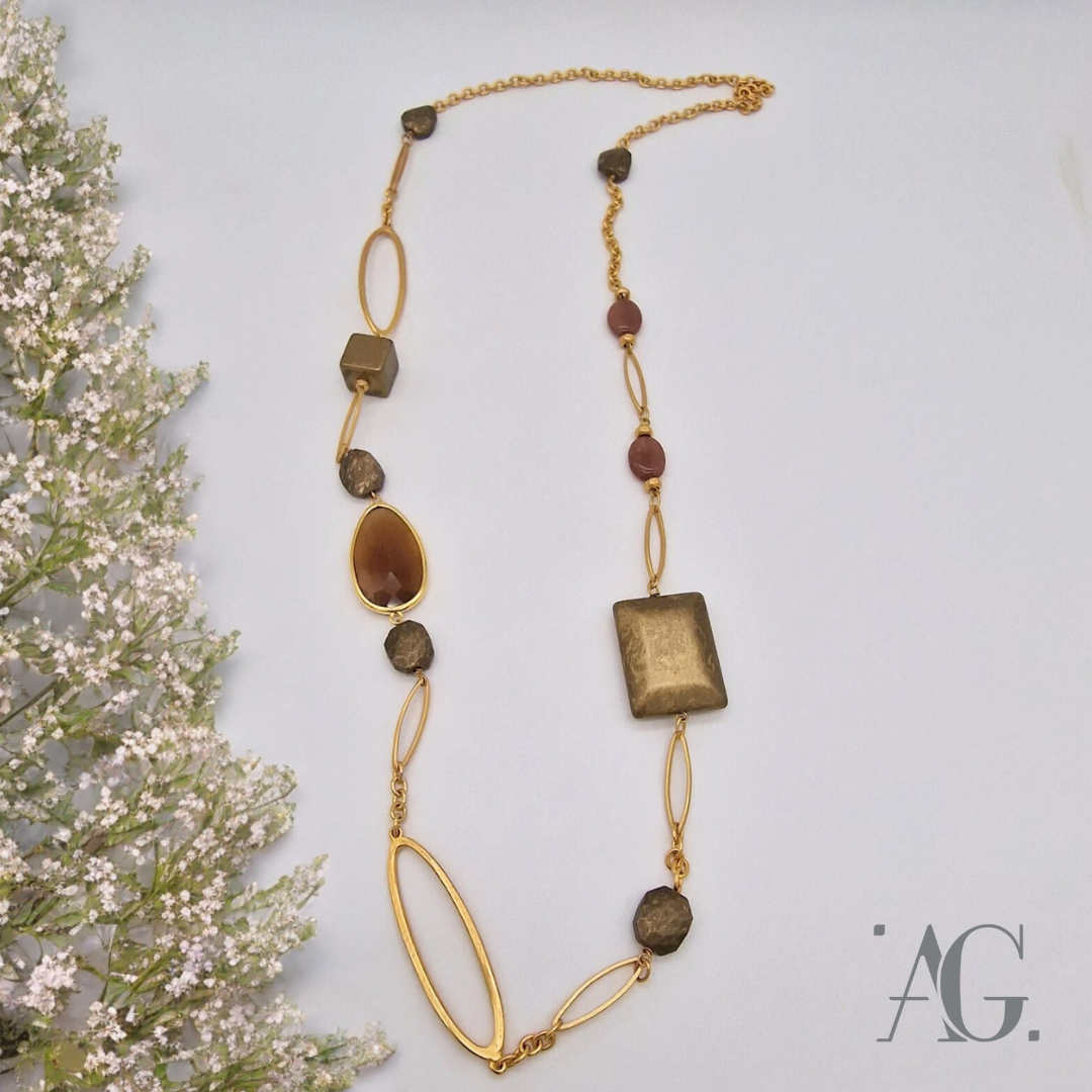 RESIN AND HARD STONES NECKLACE