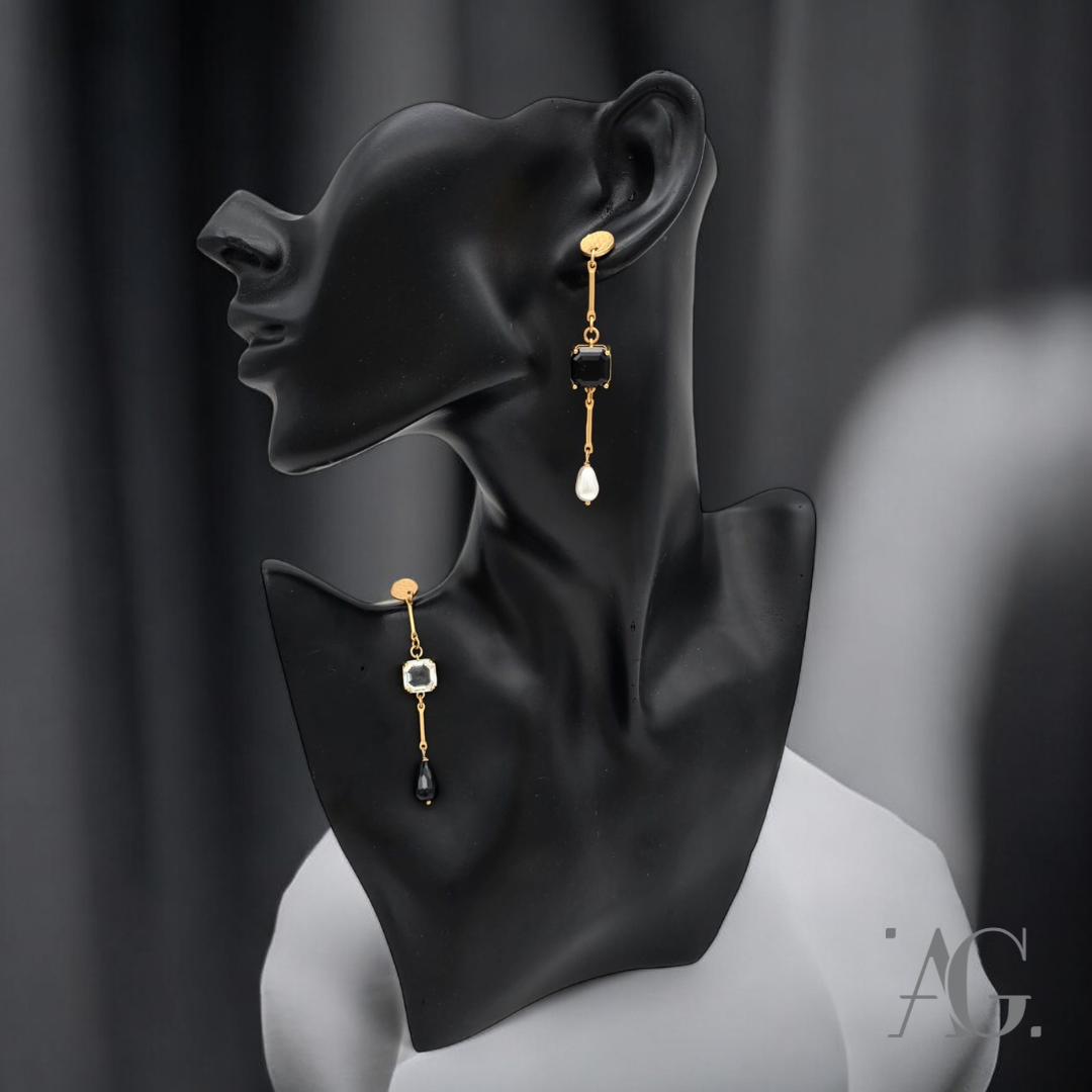 DELUXE BLACK AND WHITE EARRINGS